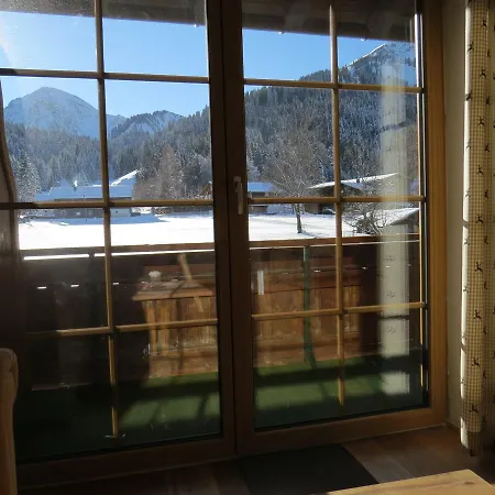 Haus Baumgartner Apartment Schattwald